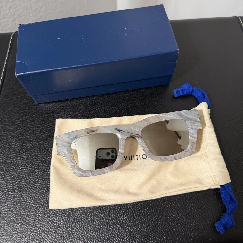 Louis Vuitton Charleston Sunglasses - Picture 1 of 6